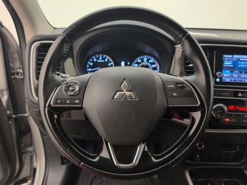 Used 2019 Mitsubishi Outlander SE FWD image 33