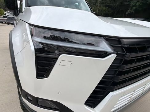 Used 2024 Lexus GX 550 AWD/4WD image 29