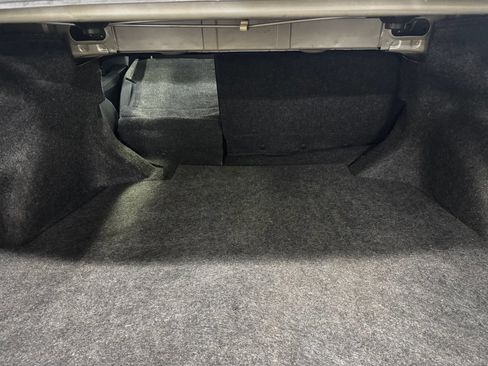 Used 2017 Toyota Corolla LE FWD image 32