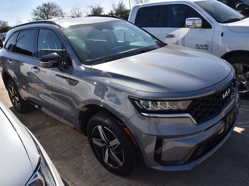 Used 2022 Kia Sorento EX image 5