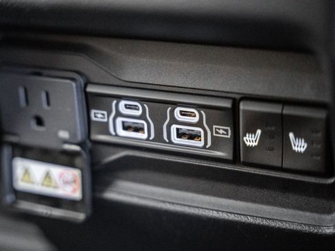 New 2025 Jeep Grand Cherokee Limited w/ Luxury Tech Group II image 34