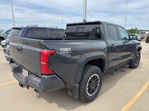 Used 2025 Toyota Tacoma TRD Off-Road w/ TRD Off Road Upgrade Package AWD/4WD image 10