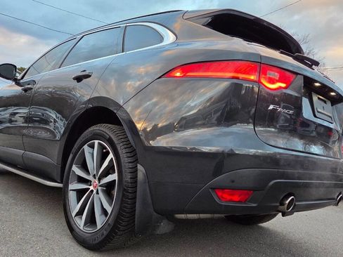 Used 2017 Jaguar F-PACE Prestige image 12