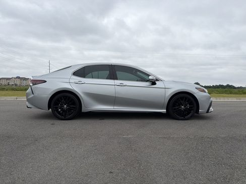 Used 2022 Toyota Camry XSE FWD image 6