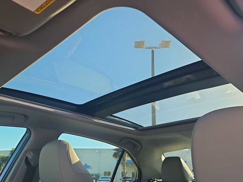 Used 2022 Toyota Camry XSE image 16