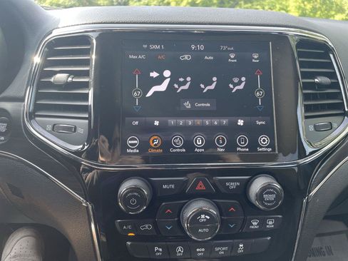 Used 2021 Jeep Grand Cherokee Limited w/ Sun & Sound Group AWD/4WD image 20