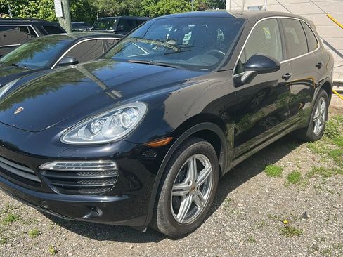 Used 2013 Porsche Cayenne AWD/4WD image 2