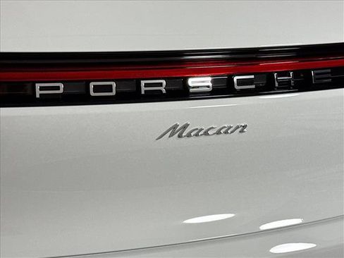 Used 2026 Porsche Macan AWD/4WD image 26