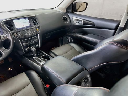 Used 2020 Nissan Pathfinder SL AWD/4WD image 24