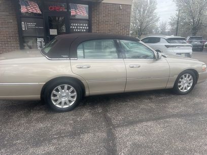 Used 2009 Lincoln Town Car Signature Limited