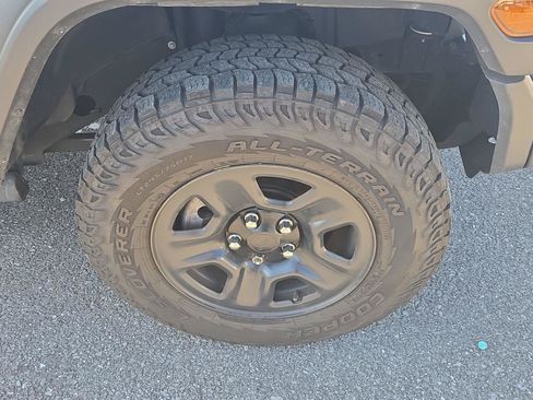 Used 2020 Jeep Wrangler Unlimited Sport AWD/4WD image 9