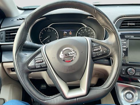 Used 2022 Nissan Maxima Platinum w/ Sport Mat Group FWD image 11