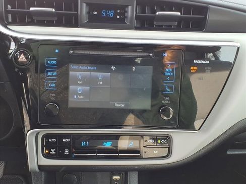 Used 2017 Toyota Corolla LE w/ Carpet Mat Package (TMS) image 7