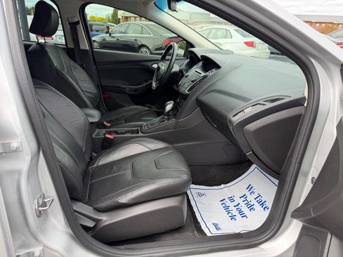 Used 2015 Ford Focus SE w/ Equipment Group 201A FWD image 11
