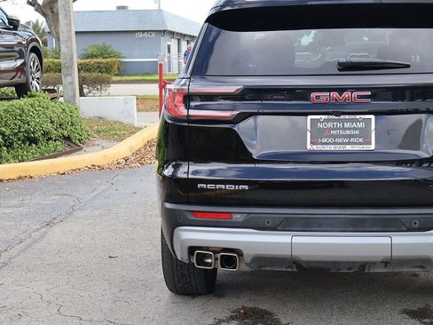 Used 2024 GMC Acadia Elevation image 16