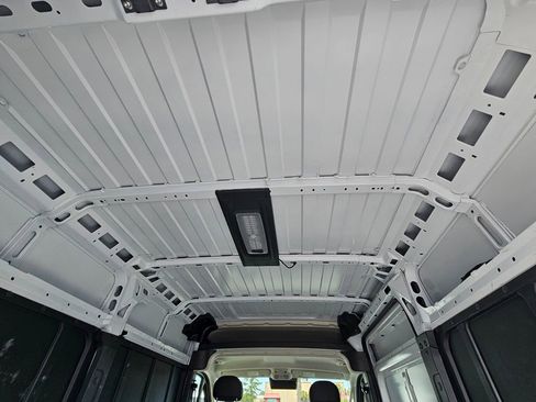 Used 2025 RAM ProMaster 2500 w/ Convenience Group FWD image 11