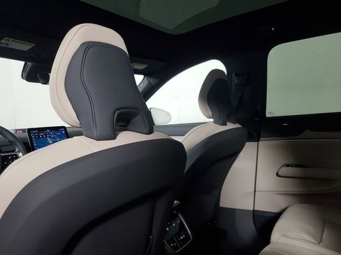 New 2026 Volvo EX90 Plus RWD image 13