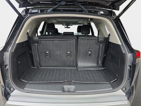 Used 2024 Nissan Pathfinder Platinum w/ Cargo Package AWD/4WD image 10