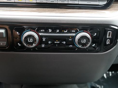 Certified 2026 Chevrolet Silverado 1500 LT AWD/4WD image 23