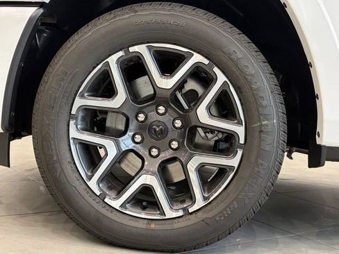 New 2027 RAM 1500 Laramie w/ Laramie Preferred Package AWD/4WD image 11