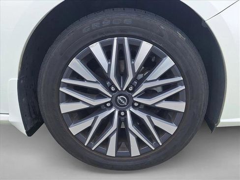 Used 2023 Nissan Altima 2.5 SV w/ SV Premium Package image 21