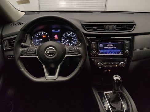 Used 2020 Nissan Rogue SV FWD image 22