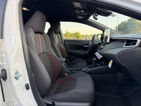 Certified 2026 Toyota Corolla SE w/ SE Package FWD image 18