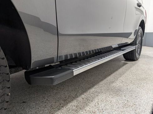 Used 2020 Ford Expedition XLT w/ FX4 Off-Road Package image 9