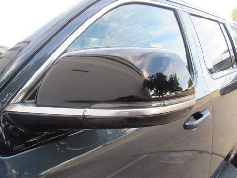 Used 2024 Jeep Wagoneer Series II w/ Flexible Seating Group image 15