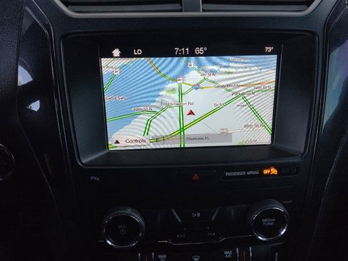 Used 2019 Ford Explorer XLT w/ Equipment Group 202A FWD image 25
