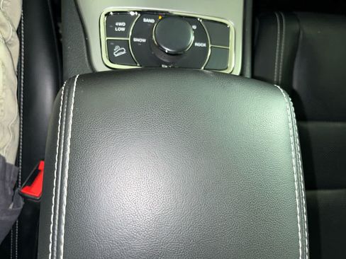 Used 2021 Jeep Grand Cherokee Limited w/ Quick Order Package 28K 80th AWD/4WD image 23