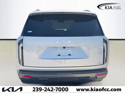 New 2027 Kia Telluride S image 4
