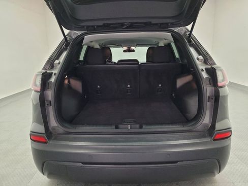 Used 2020 Jeep Cherokee Latitude Plus FWD image 29