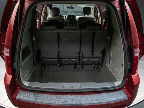 Used 2009 Dodge Grand Caravan SE image 19