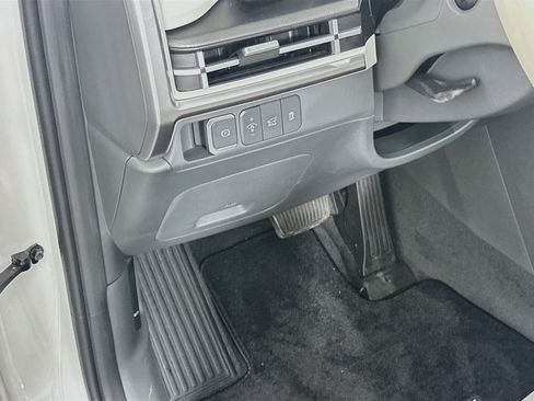 Used 2024 Hyundai Santa Fe SE FWD image 17