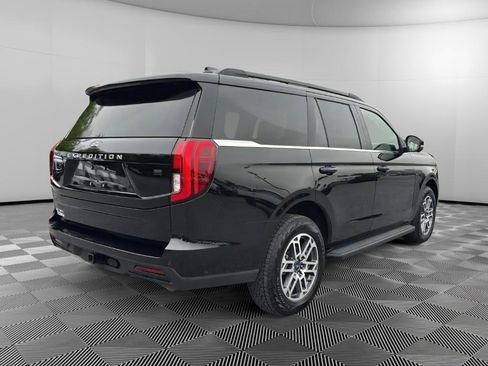 Used 2025 Ford Expedition Active AWD/4WD image 4