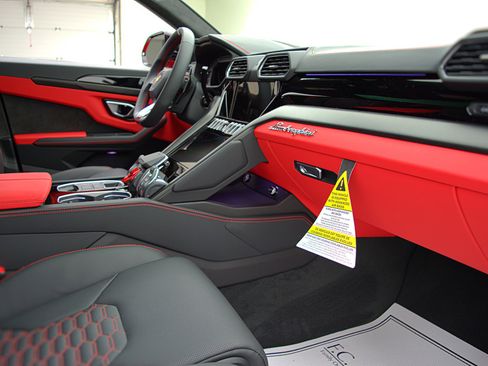 Used 2022 Lamborghini Urus image 56