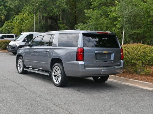 Used 2020 Chevrolet Suburban Premier AWD/4WD image 3