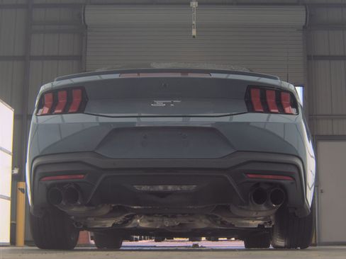 Used 2025 Ford Mustang GT Premium RWD image 16