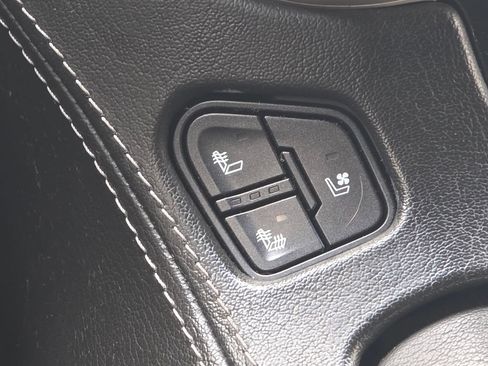 Used 2019 GMC Yukon XL Denali w/ Denali Ultimate Package AWD/4WD image 18