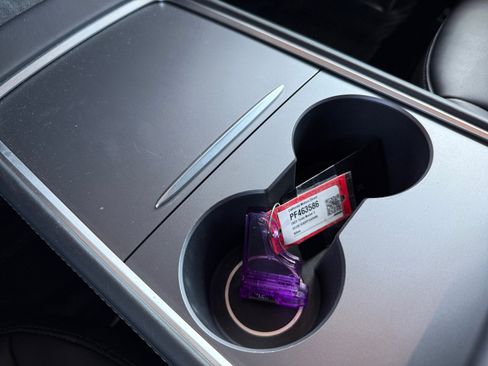 Used 2023 Tesla Model 3 Standard Range image 17