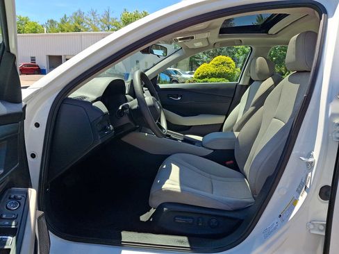 Certified 2023 Honda Accord EX image 13