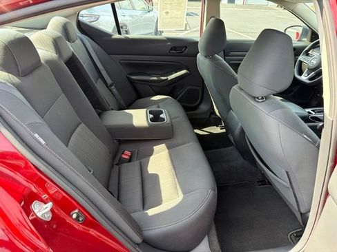 Used 2024 Nissan Altima 2.5 SV FWD image 25