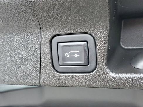 Used 2023 GMC Acadia Denali w/ Denali Ultimate Package AWD/4WD image 12