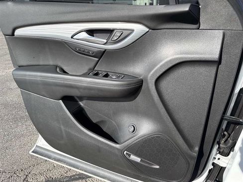 Used 2025 Buick Envision Avenir AWD/4WD image 14