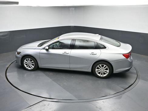 Used 2018 Chevrolet Malibu LT image 19