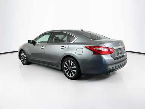 Used 2017 Nissan Altima 2.5 SV FWD image 5