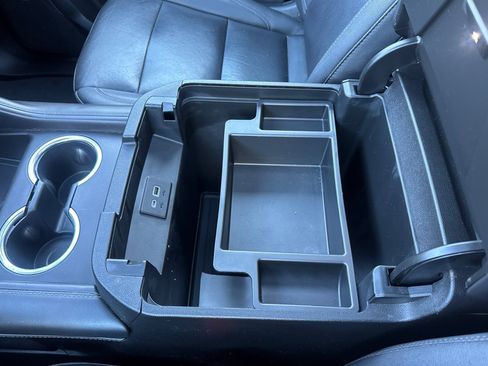 Used 2022 Chevrolet Tahoe Z71 w/ Off-Road Capability Package image 32