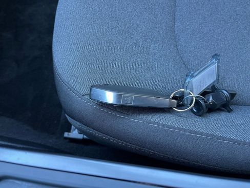 Used 2025 Kia K4 LXS image 17