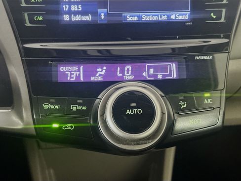 Used 2017 Toyota Prius V Two image 22